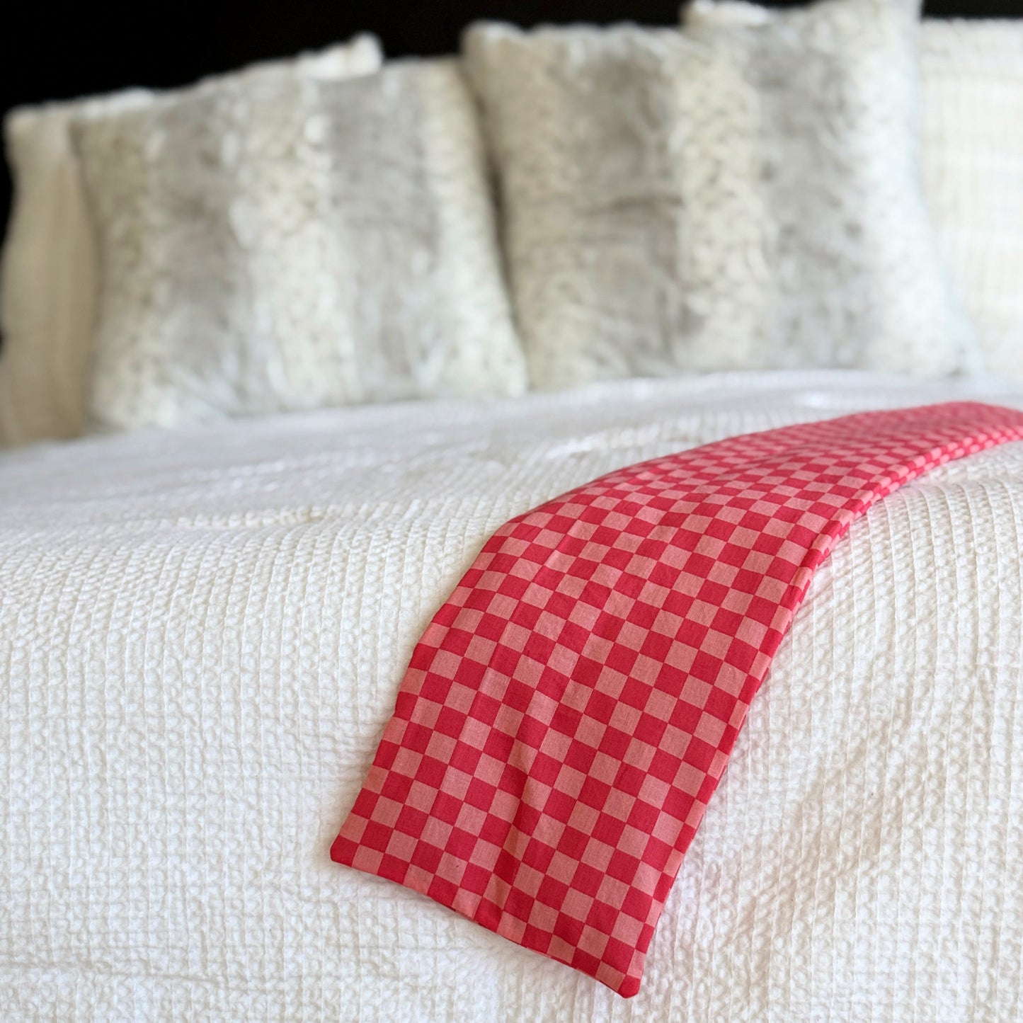 checkered neck heat pad